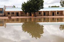 Foto: WFP/Petroc Wilton. La scuola Hoawatako a Beletweyne, Somalia, quasi deserta a causa delle alluvioni.